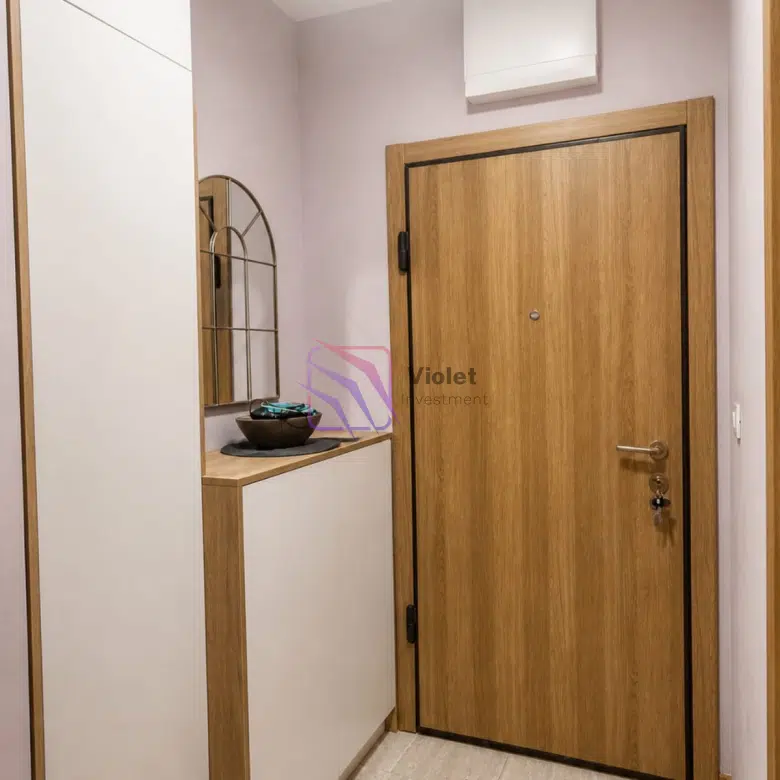 One-Bedroom Apartment with Garage Parking in New City