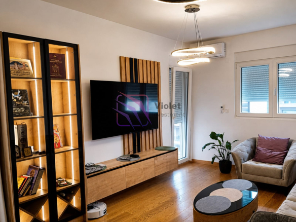 One-Bedroom Apartment with Garage Parking in New City