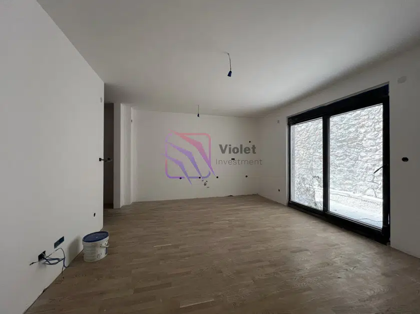 3899458 08 living room wide alternate