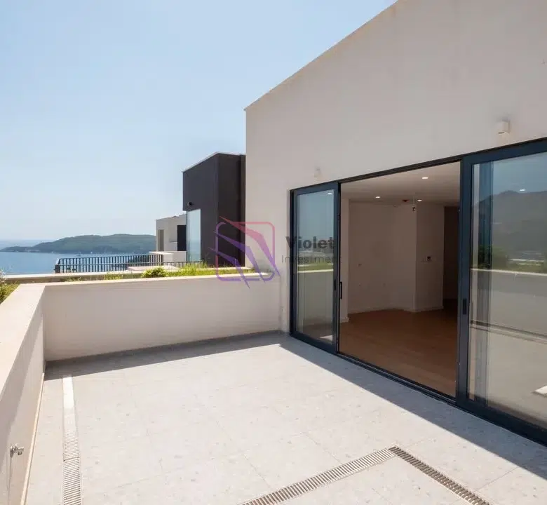 Luxury Two-Bedroom Sea View Apartment for Sale 109 m² Vuelo Sobre Residences, Bečići