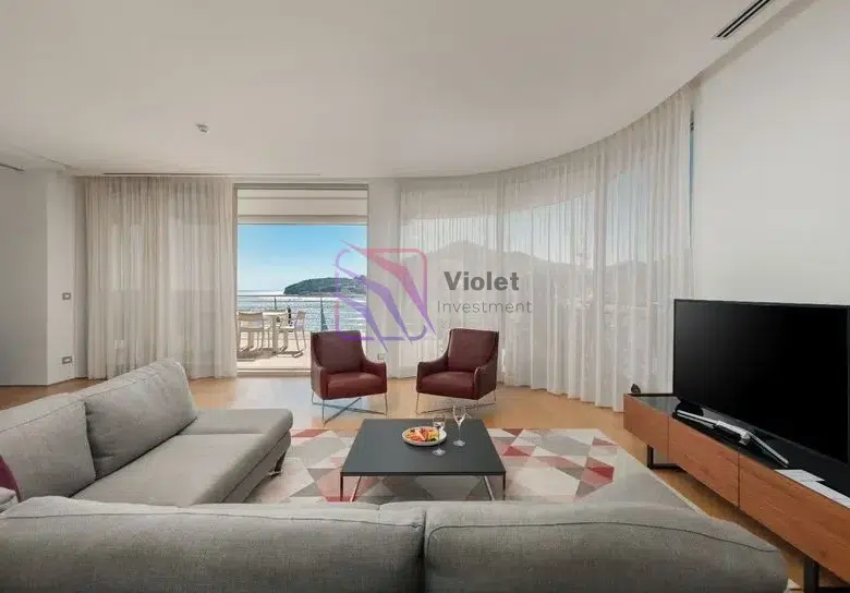 Luxury Four-Bedroom Sea View Penthouse for Sale 461 m² Jacuzzi & Expansive Terrace Dukley Gardens, Budva