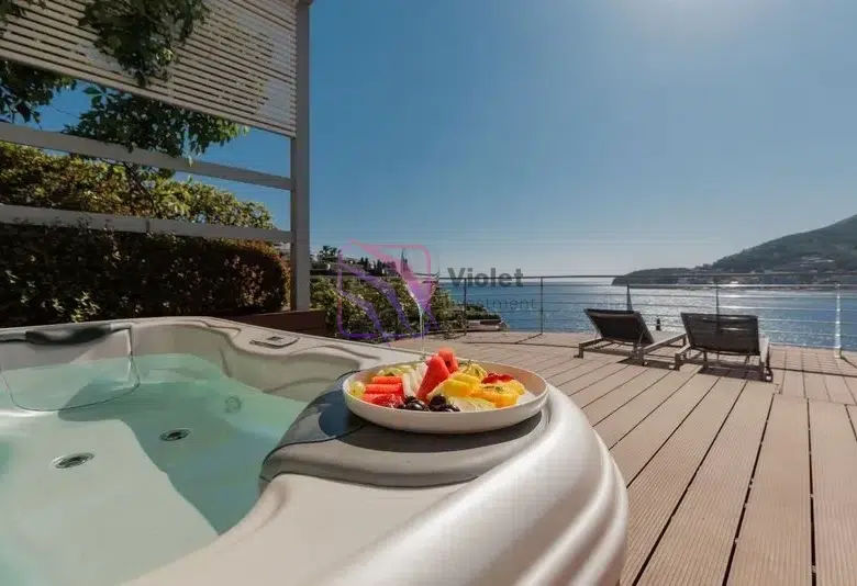 Luxury Four-Bedroom Sea View Penthouse for Sale 461 m² Jacuzzi & Expansive Terrace Dukley Gardens, Budva