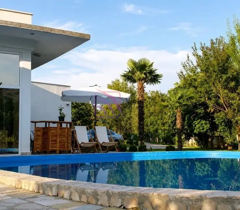 Luxury House for Rent | 250 m² | 3,500 m² Land | Tološi, Podgorica