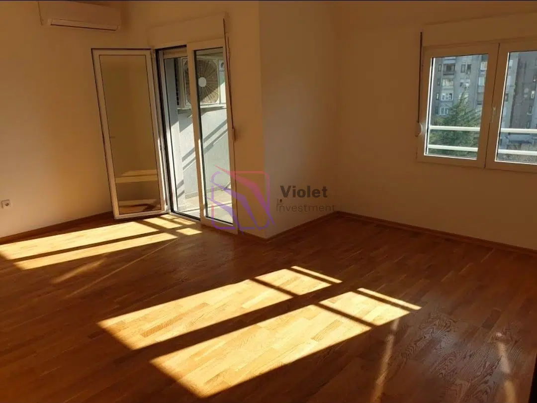 WhatsApp Image 2026-09-07 at 16.06.28 (3) Two-Bedroom Apartment for Rent – Block 9, Podgorica